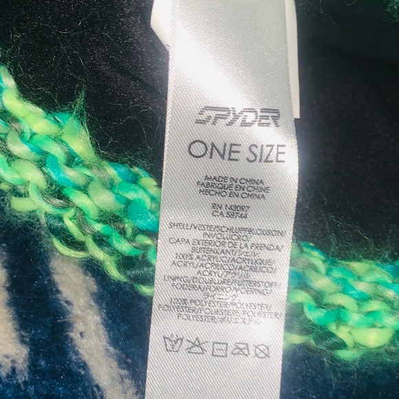 Bundle of  Underarmour and Spyder beanies. - Picture 3 of 3